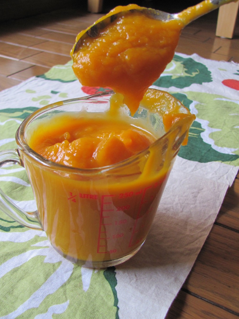 Kabocha/Squash Puree: spoon test (I'll Make It Myself)