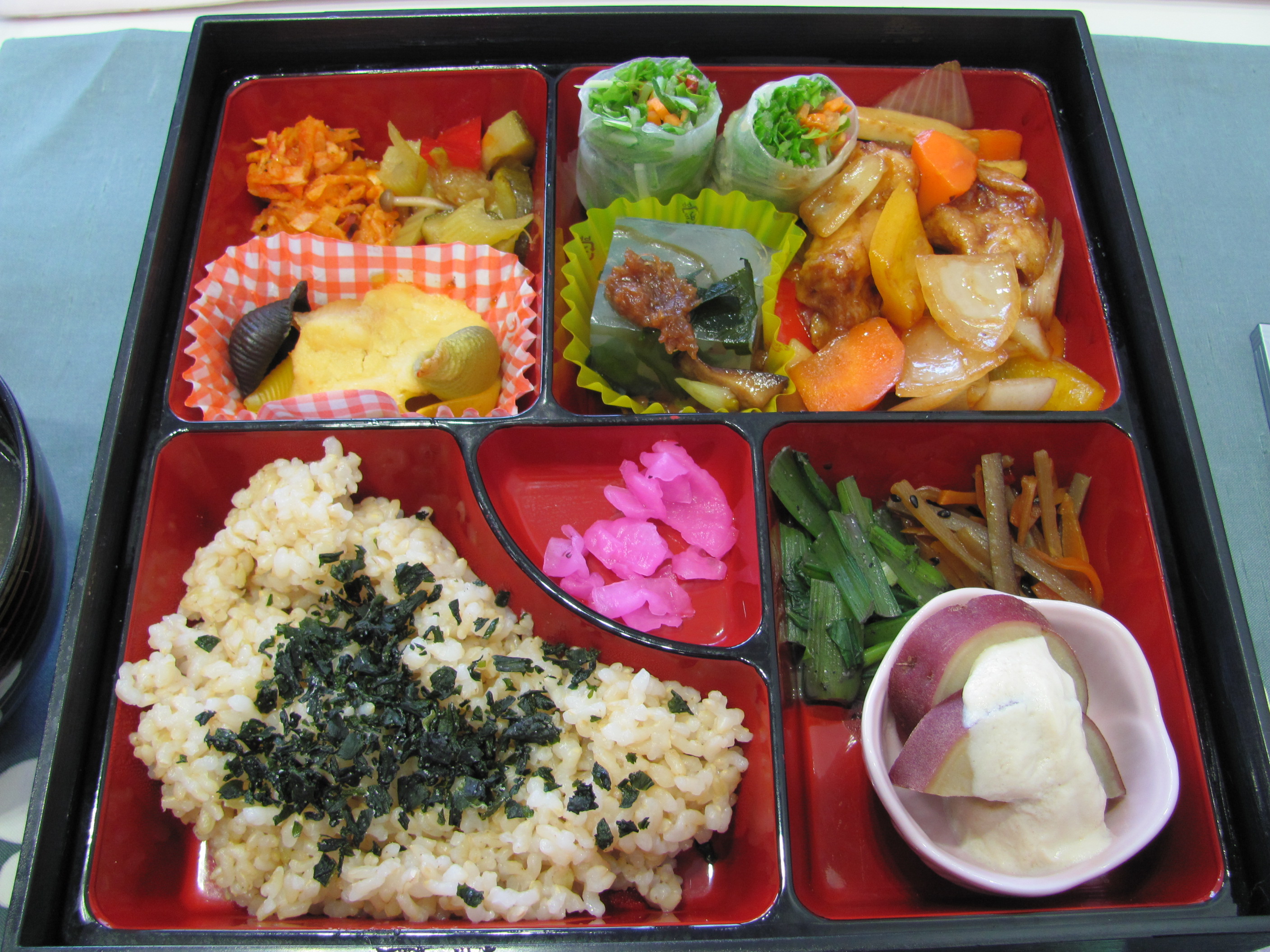 Human Made ❤️ OBENTO SET What is inside a Japanese bento box