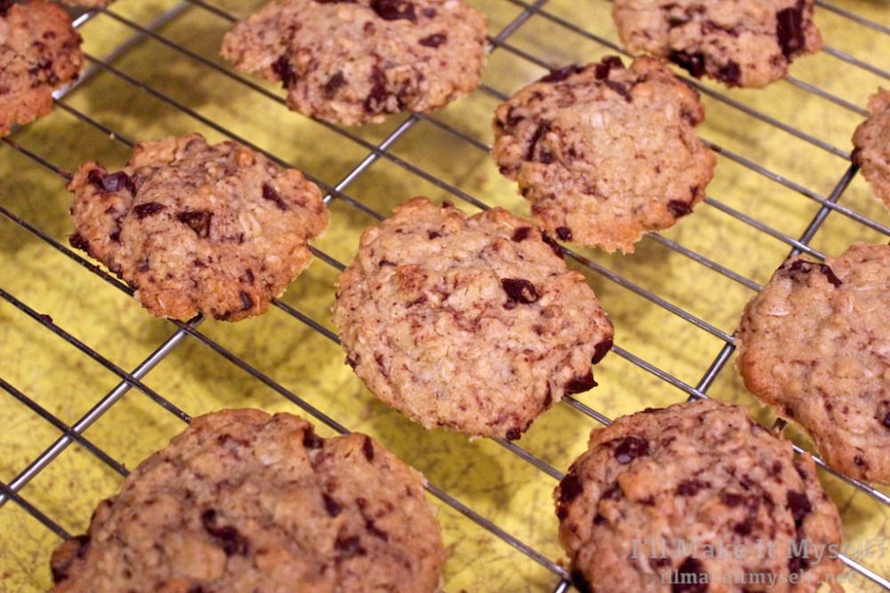 self-care-oatmeal-chocolate-chunk-cookies-ill-make-it-myself-1-1