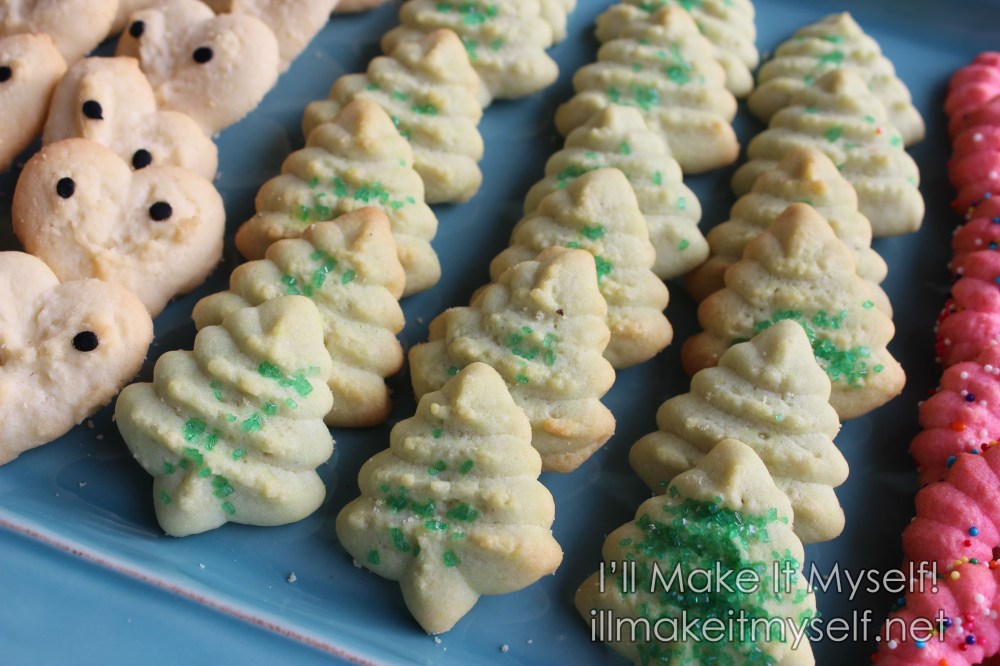 Green tree-shaped spritz with green sugar sprinkles